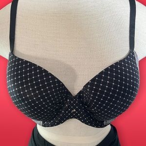 Victoria’s Secret Fabulous lined Demi bra 38C